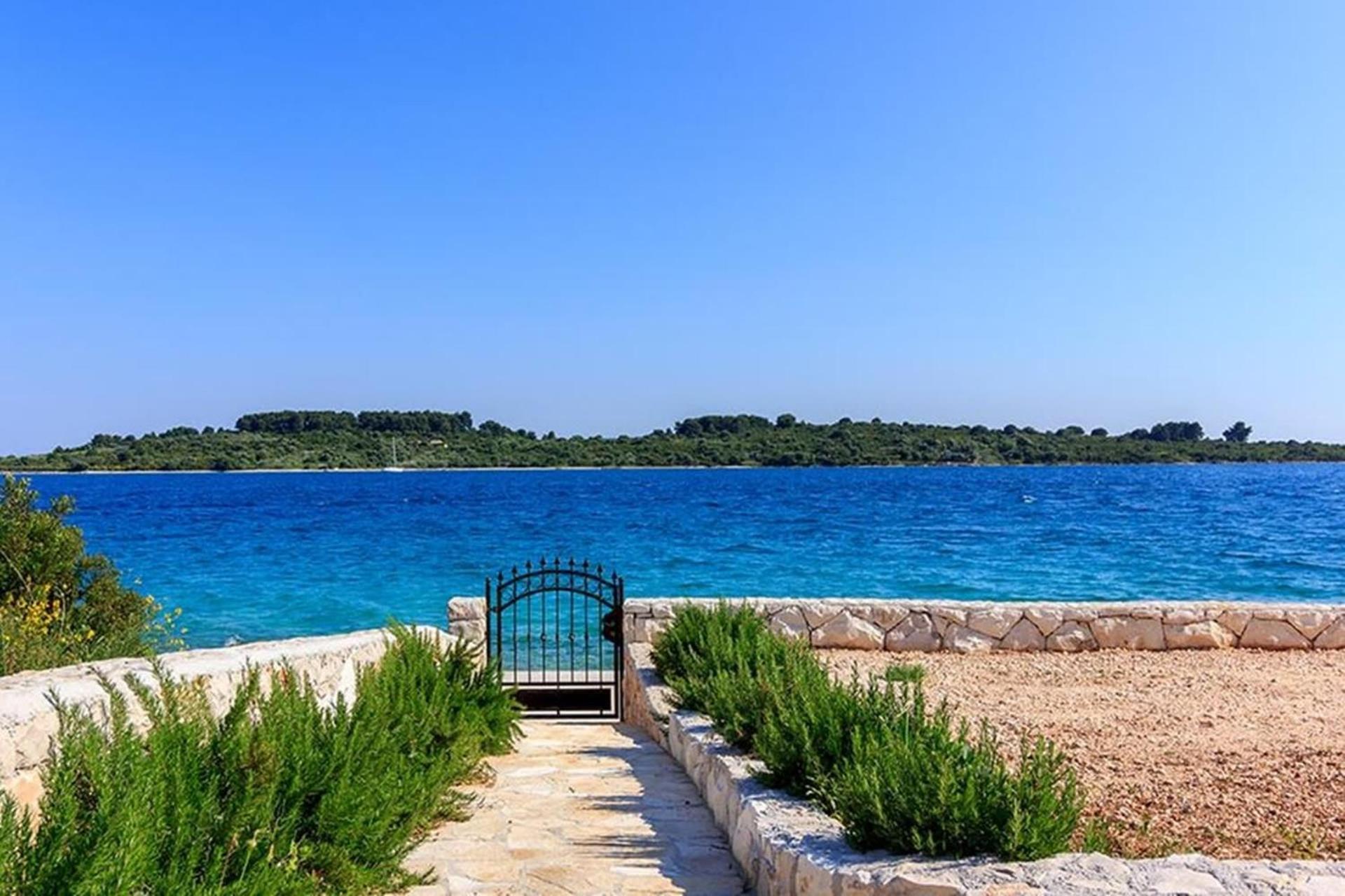 Traditional Dalmatian Stone House By The Sea Okrug Gornji Exterior foto